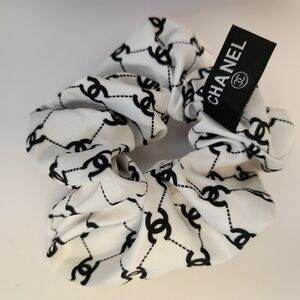 Chanel White and Black Scrunchie